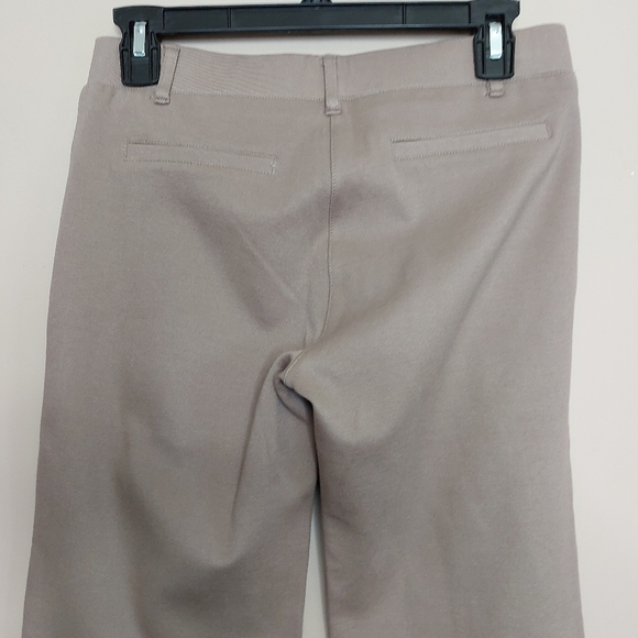 Betabrand 2 pocket pull on flare pants - Picture 4 of 6